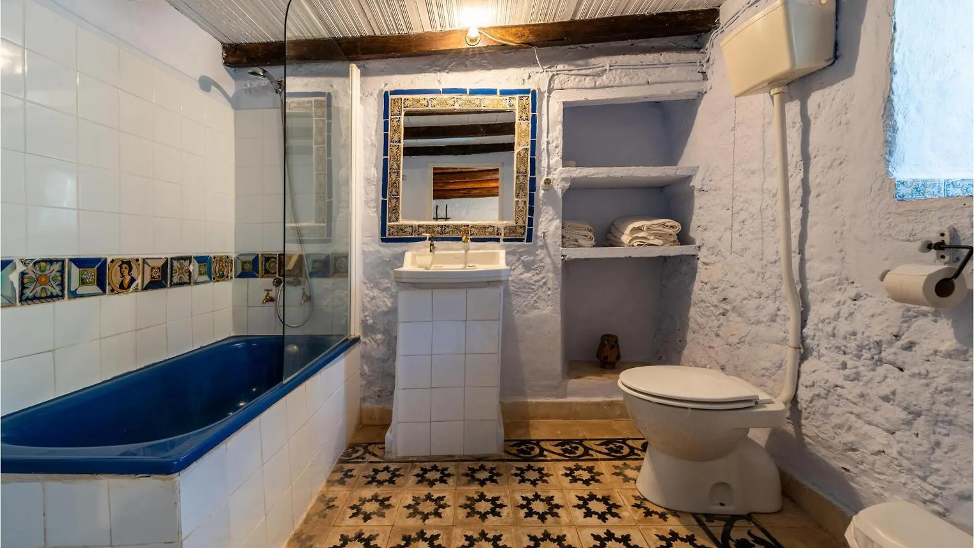 Holiday home Stunning Home In Cazalla De La Sierra With Wifi