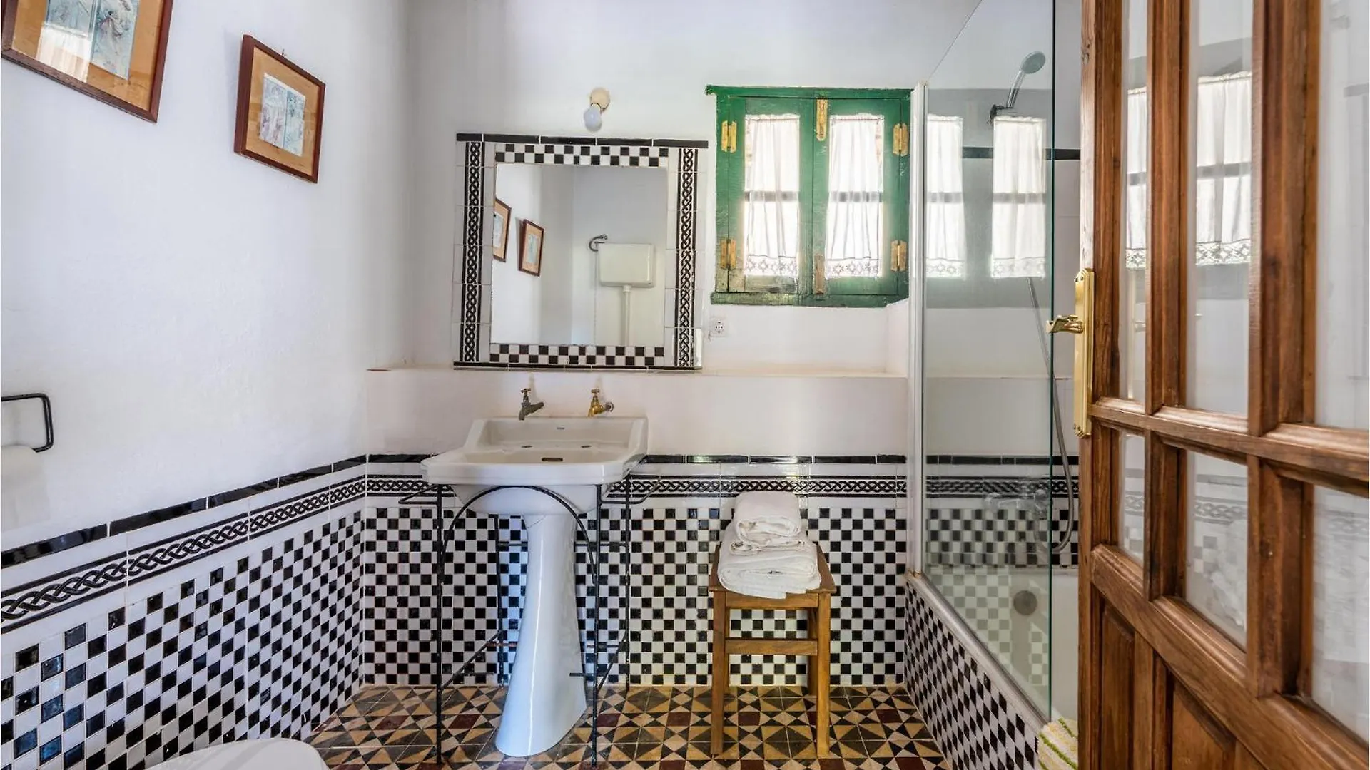 Stunning Home In Cazalla De La Sierra With Wifi